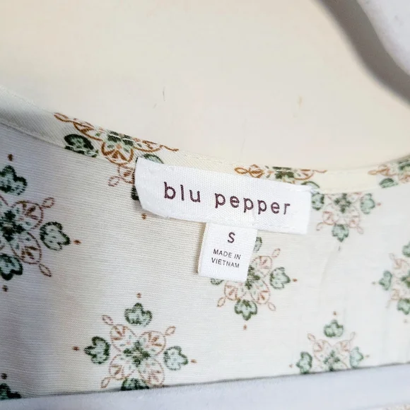 Blu Pepper Geo Print Button-up Midi Dress In Olive - Picture 6 of 7